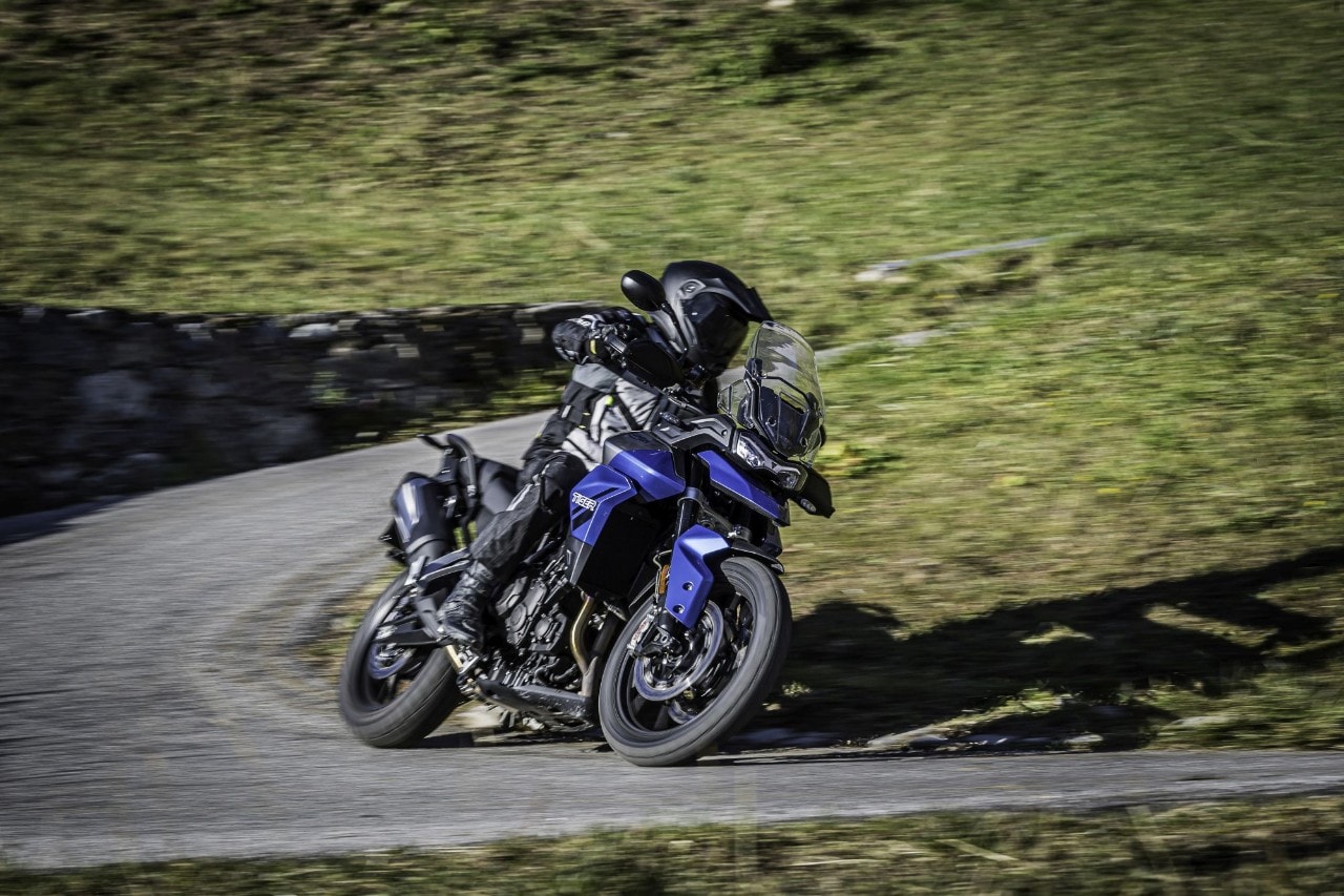 Moto Guzzi V85 TT VS Triumph Tiger 850 Sport: viaggia, guida, SOGNA
